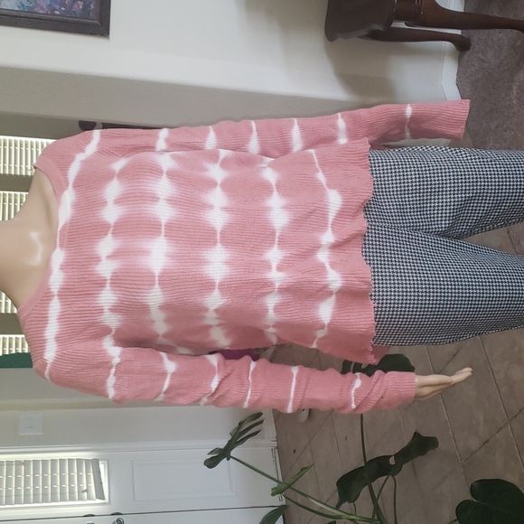 Knox Rose m tie dye heart beats overlap back hem unique stitch knots sweater - Picture 4 of 7